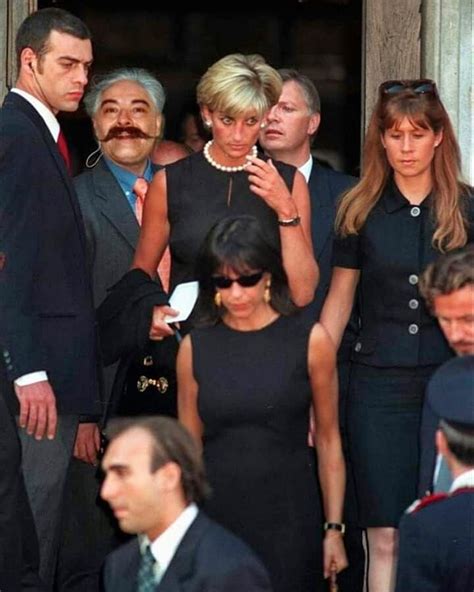 lady d al funerale di versace|Lady Diana e Gianni Versace, il fratello Santo: «Dopo poco più di .